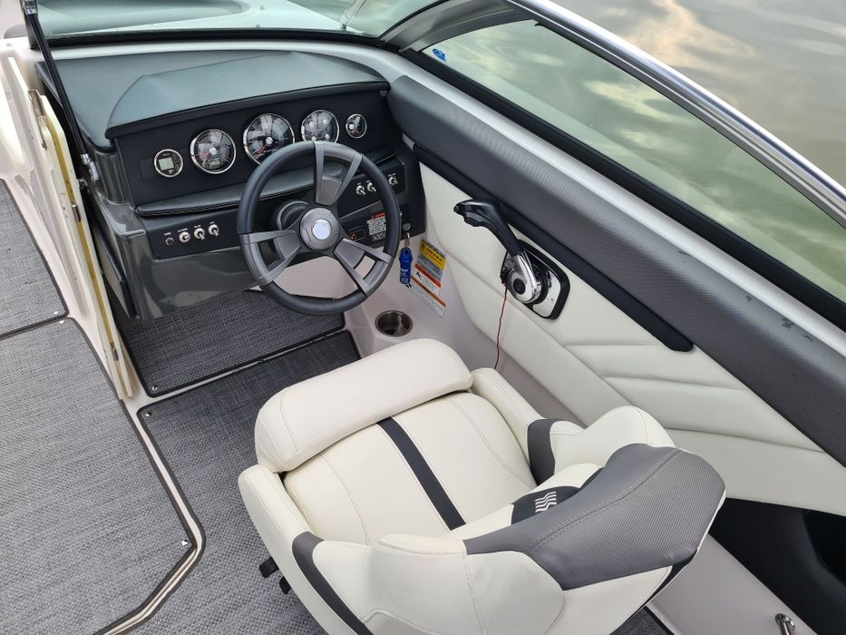 Łódź motorowa Four Winns H210 Volvo Penta V8 2014r.