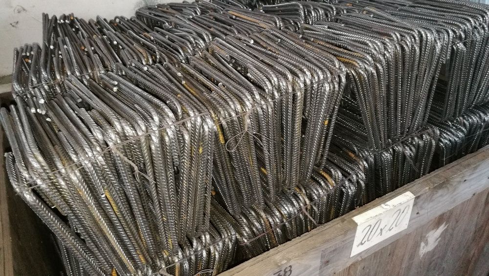 Strzemiona z pręta żebrowanego 20x20cm.