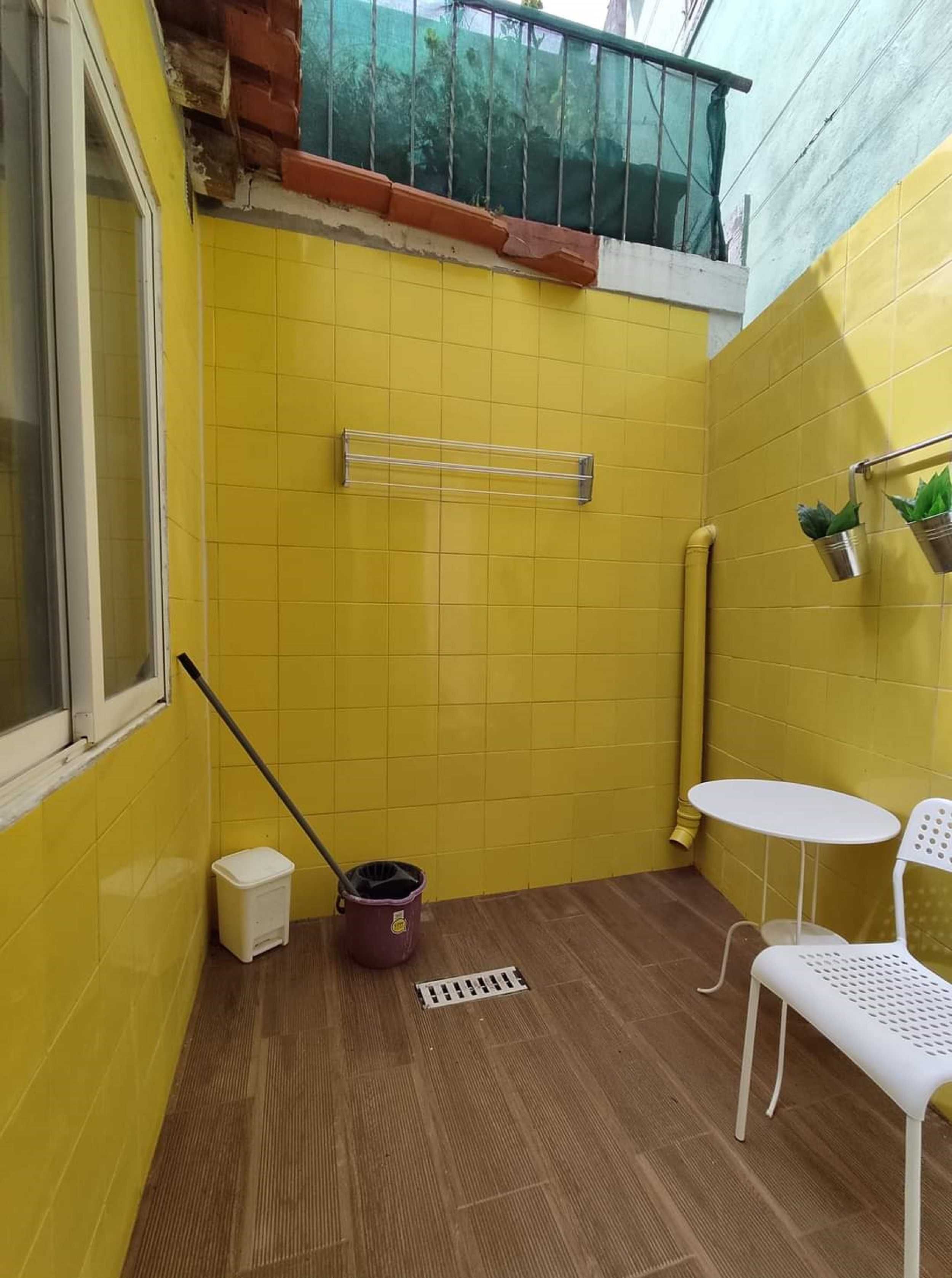 Apartamento T1 Mobilado e equipado, pequeno terraço em Belas