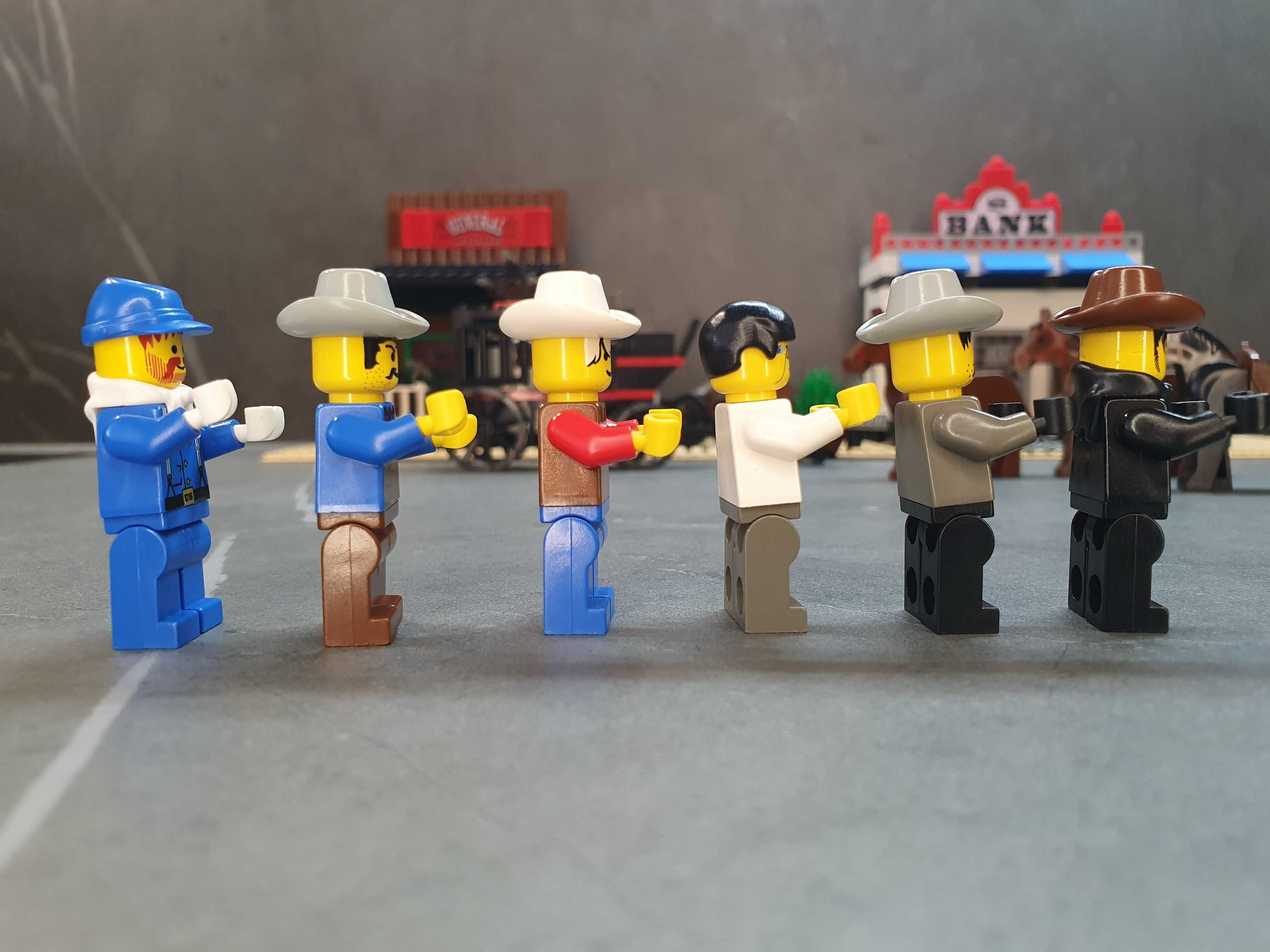 Lego Western: Cowboys 6765 Gold City Junction