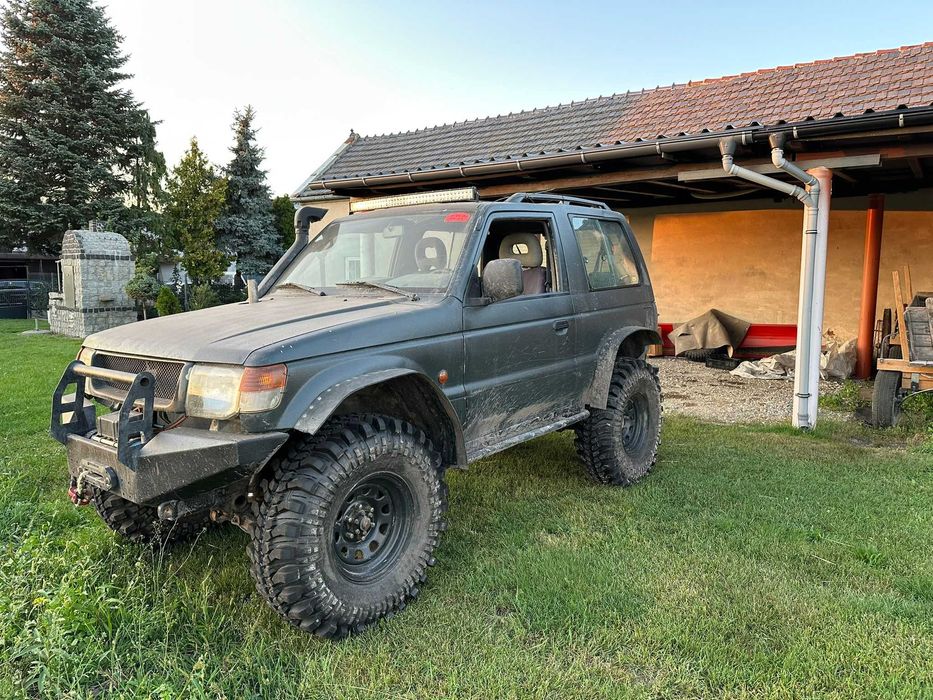 Mitsubishi Pajero 2