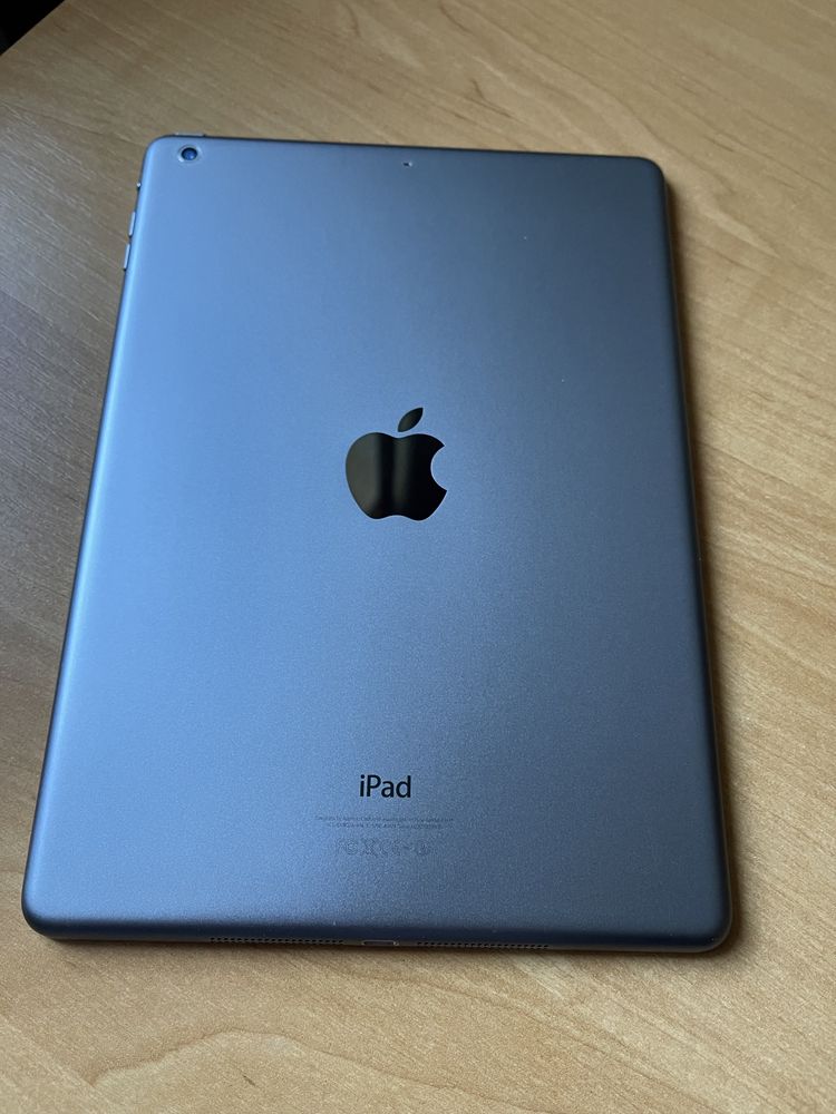 Apple iPad Air 16Gb Black идеальное состояние