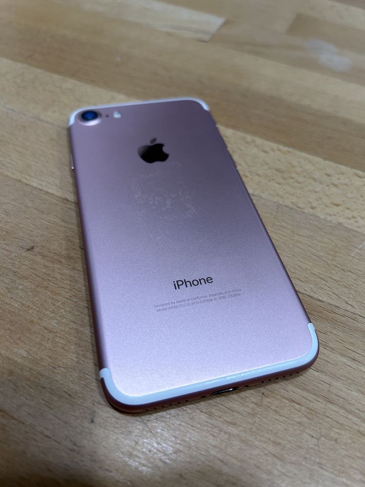 Apple iPhone 7 różowy