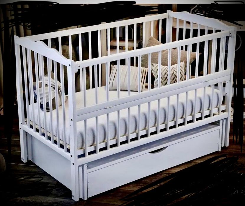 Дитячий візочок, коляска, ліжечко, стіл годувальний