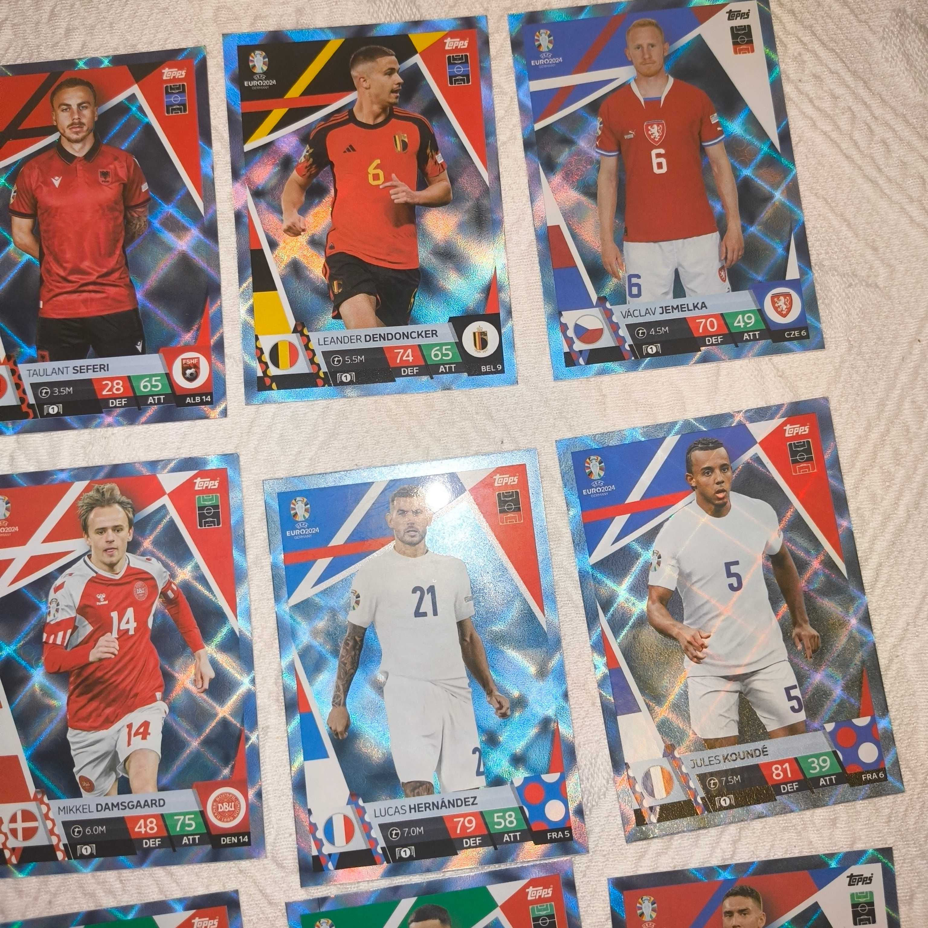 Cartas Paralelas Azuis Topps Euro 2024