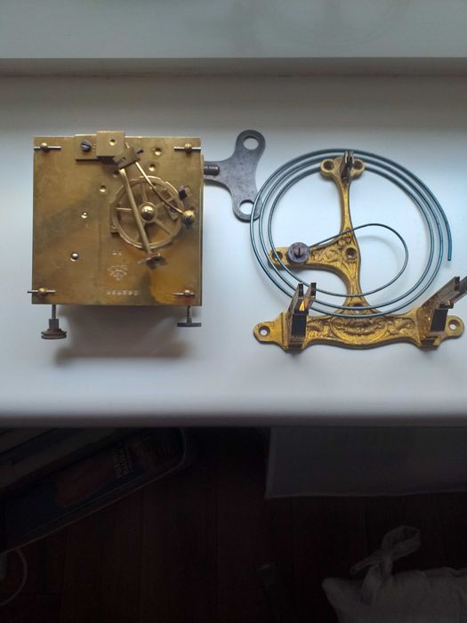 Mechanizm gong  ,sanki zegara wiszącego  Lenzkirch 1870 rok