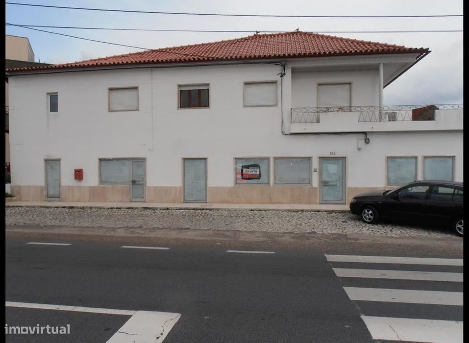 Arrenda Loja antigo banco BIC