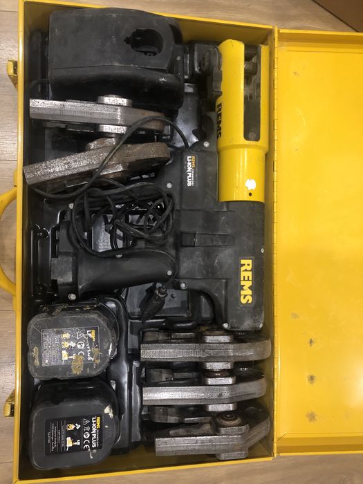 Rems akku-press 14.4V-20A/2022r/5 szt szczek,2 baterie i ładowarka