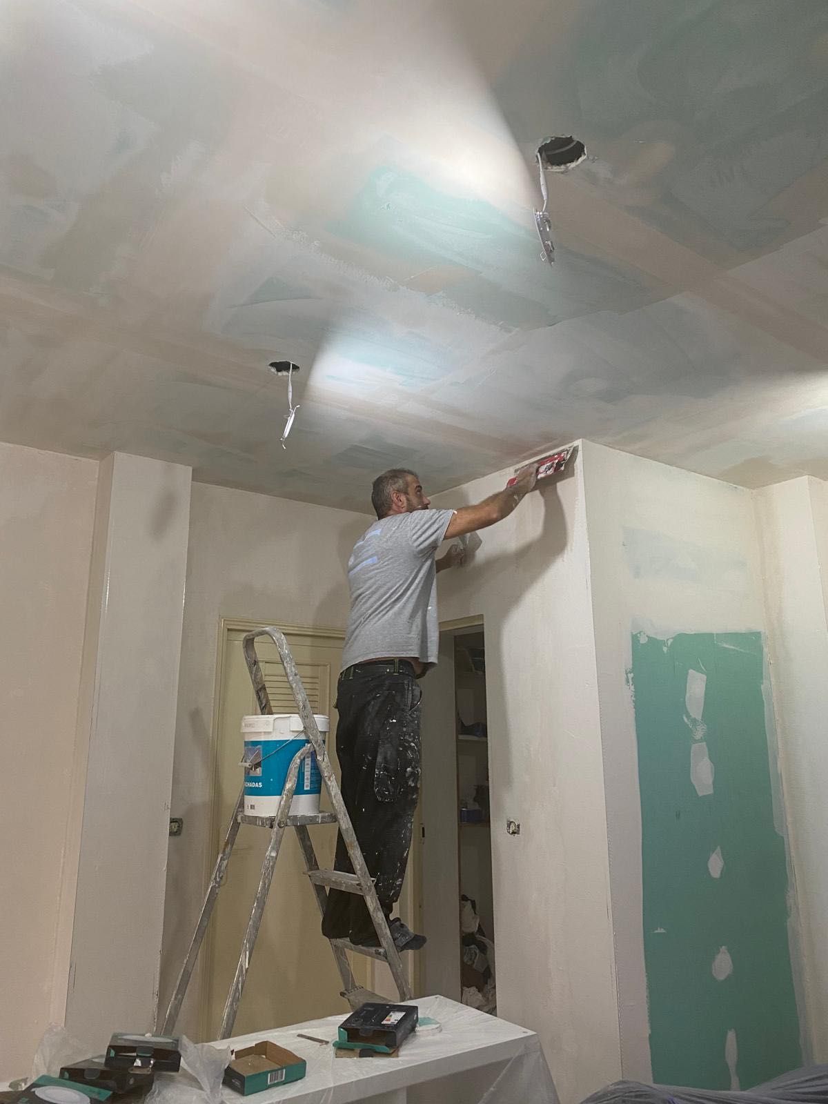 Placas de pladur, pinturas interiores e exterior experiência agilidade