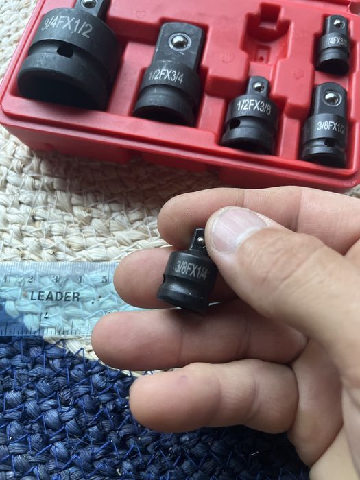 Набір перехідників приєднувального квадрата в кейсі1/4 3/8 1/23/4санте