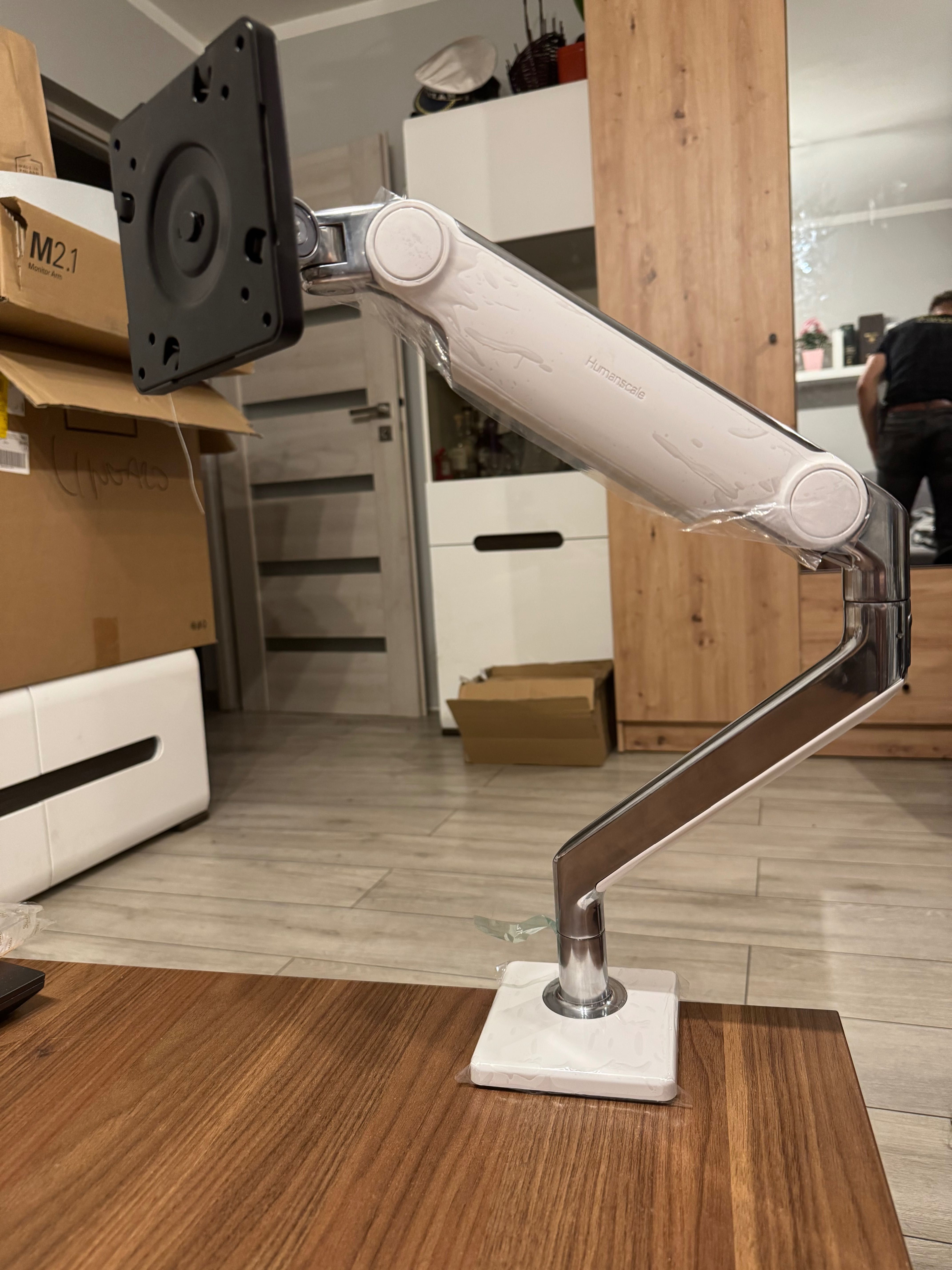 Uchwyt do monitora Humanscale M2.1 – nowy, profesjonalny.