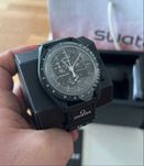 Omega x Swatch SO33B700 - Snoopy: Nocne Świecenie + Gwarancja