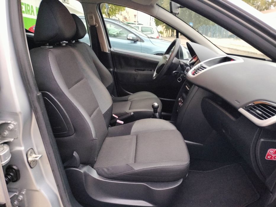 Peugeot 207 Impecável