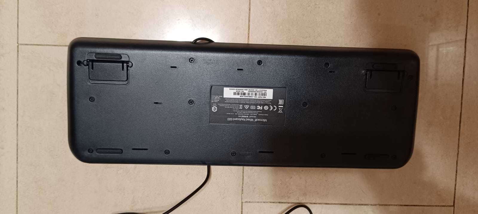 Teclado Microsoft, em muito bom estado, totalmente funcional