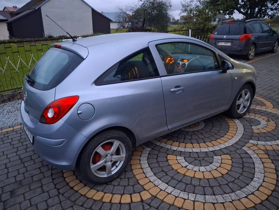 Opel Corsa D 1.4 benzynka 120tys przebiegu KIELCE  super stan klima