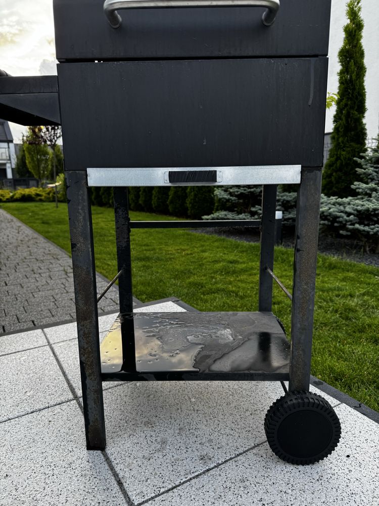 Grill węglowy Jula Burns&Barkles® z termometrem