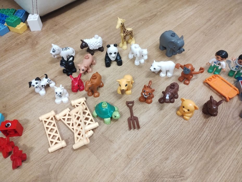 Pojazdy, klocki, zwierzęta, płytki Lego Duplo