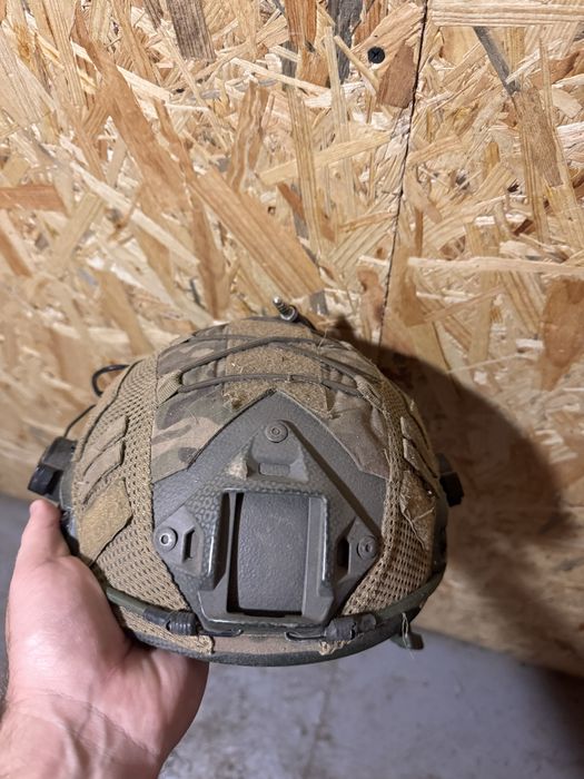 Каска со всем обмундированием