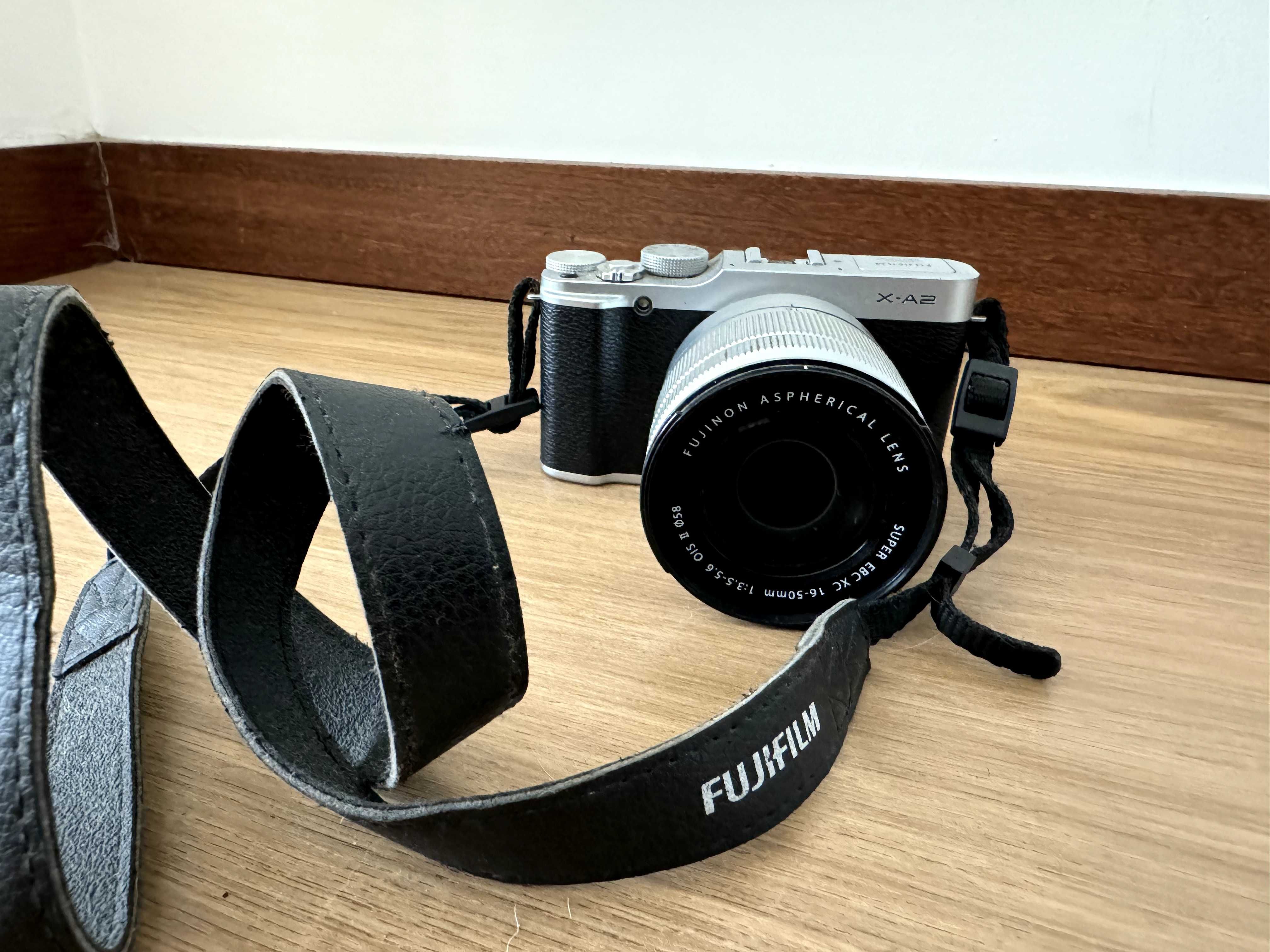 Fujifilm X-A2 com lente 16-55 mm