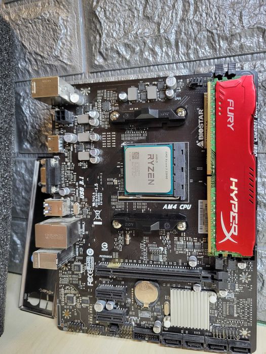 Maть am4 Ryzen 3 2200g + DDR4 8gb  (hyper x ) vega 8 комплект