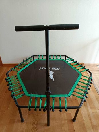 trampolina fitness domowa z uchwytem