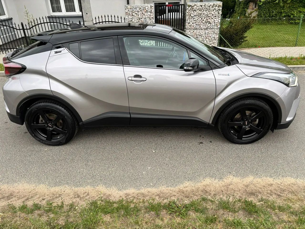 Toyota C-HR JBL Nawi Kamera Skóra Ledy Radar Asystent KeylessGO SERWIS