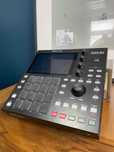 Akai MPC One z pokrowcem. Jeśli szukasz w stanie idealnym to zapraszam