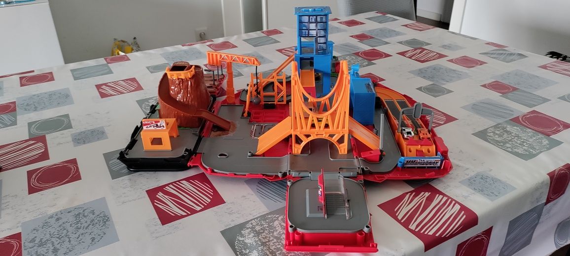 Carrinha Micro Machines com carros