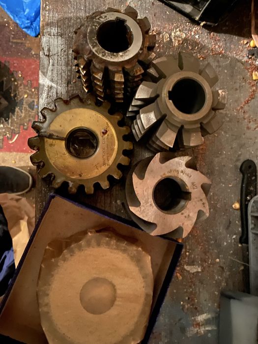 Frezy slimakowe walcowe i dłutaki