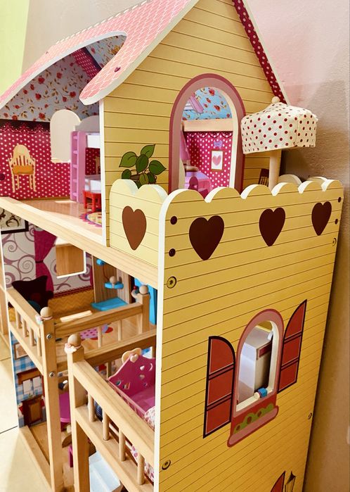 Domek dla lalek drewniany