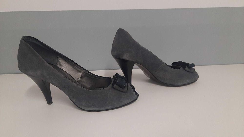 Szpilki zamszowe szare. Rozmiar 37