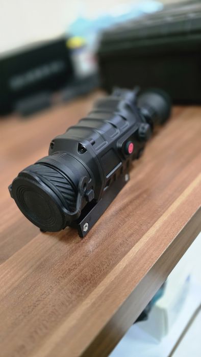 Тепловізійний приціл Guide TS435 2.3-9.2x35 400x300. 2400м