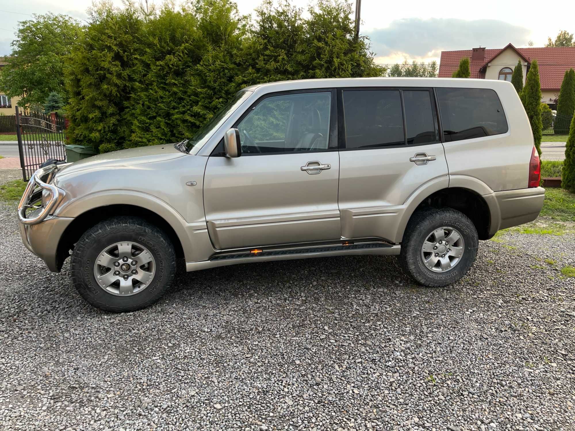 Mitsubishi Pajero 3.2 rok 2004