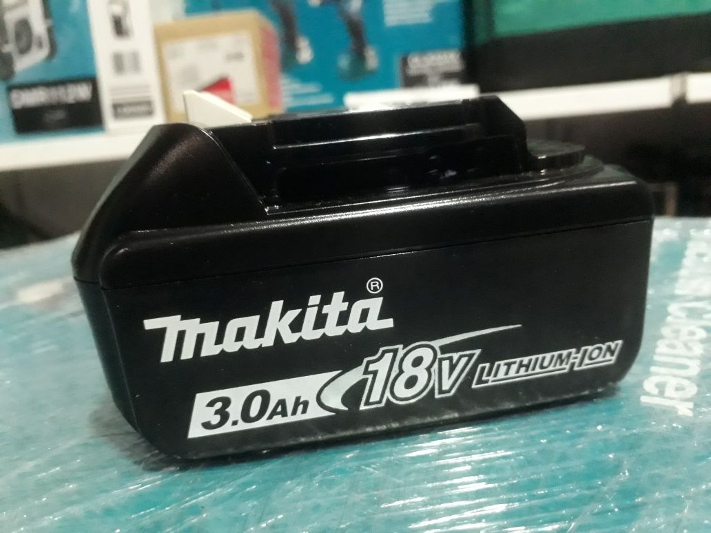 Аккумуляторная батарея аккумулятор Li-Ion MAKITA BL1830 18В 3А/ч