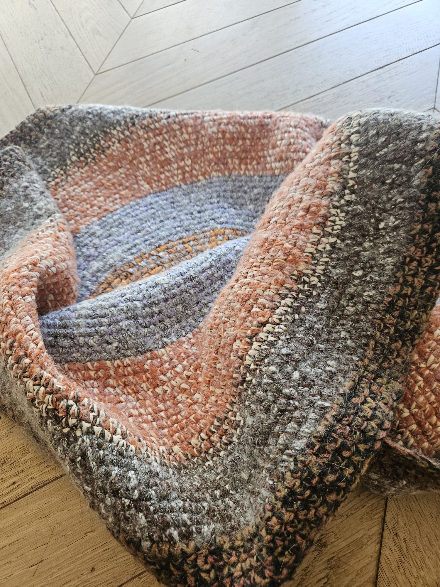 dywanik dywan naturalny gruba włóczka ręcznie robiony średnica 90cm