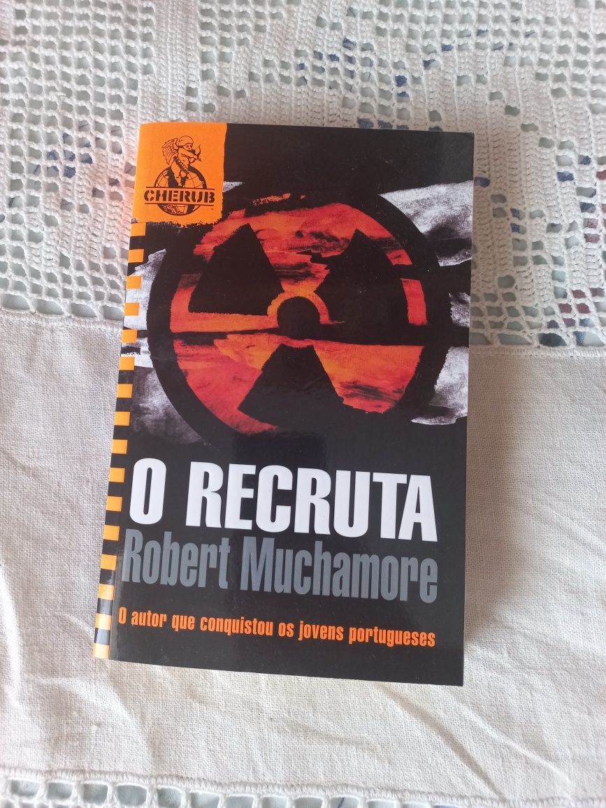 Livro o Recruta de Robert Muchamore