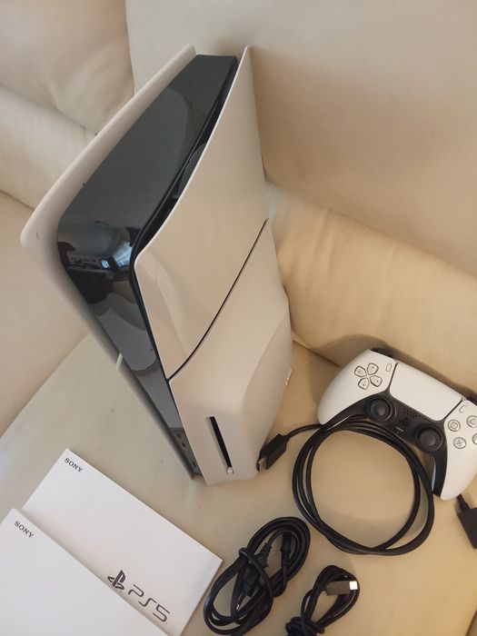 Konsola PS 5 SLIM 1 TB z Napędem Jak Nowa