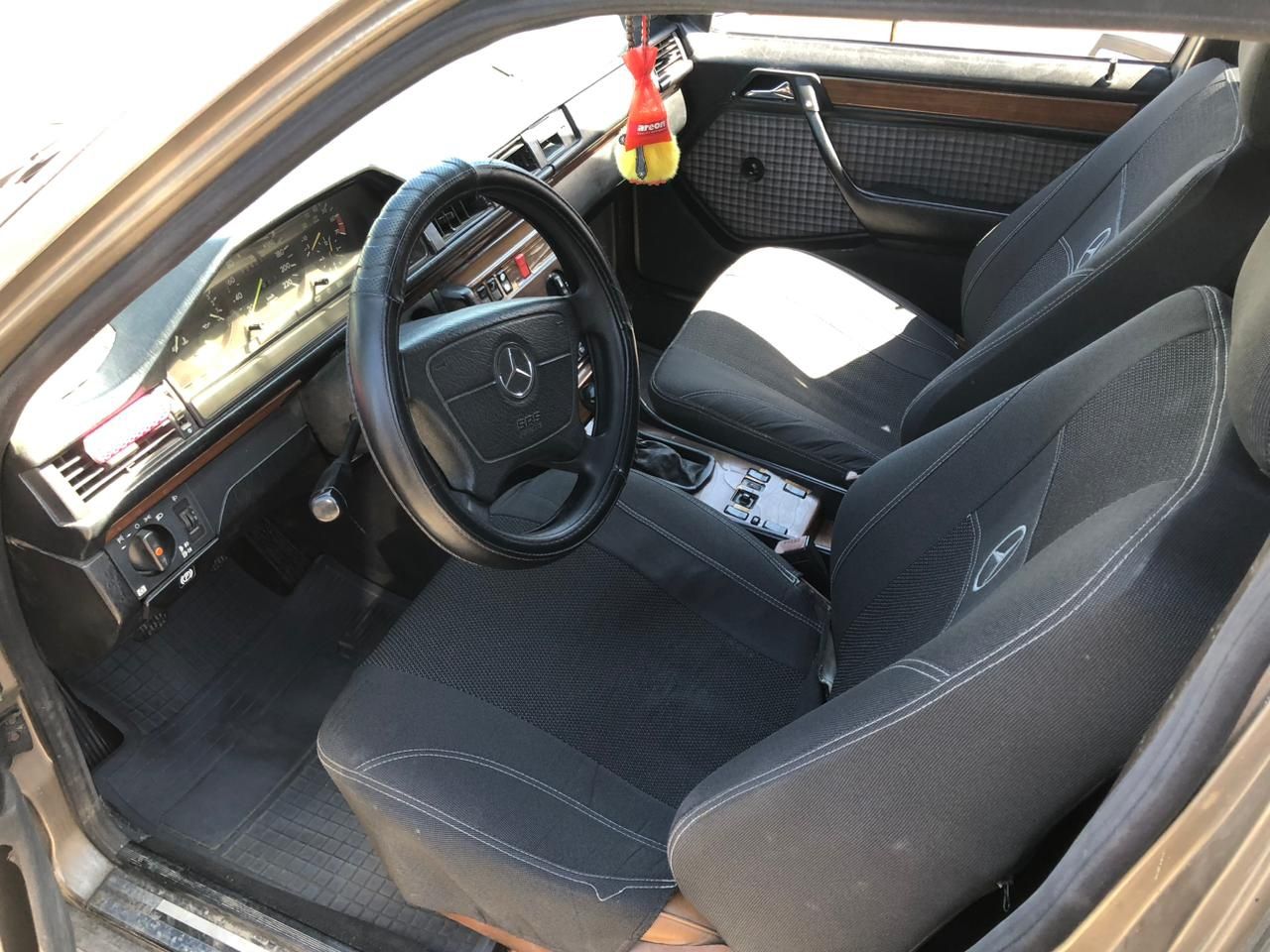 Мерседес W 124 1989