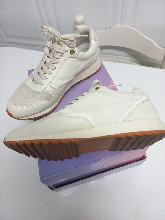 Ténis/ sapatilhas  da PARFOIS. Novos ( 38)