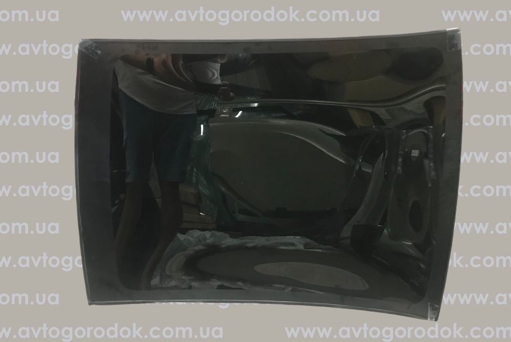 Стекло панорамной крыши Tesla Model Y