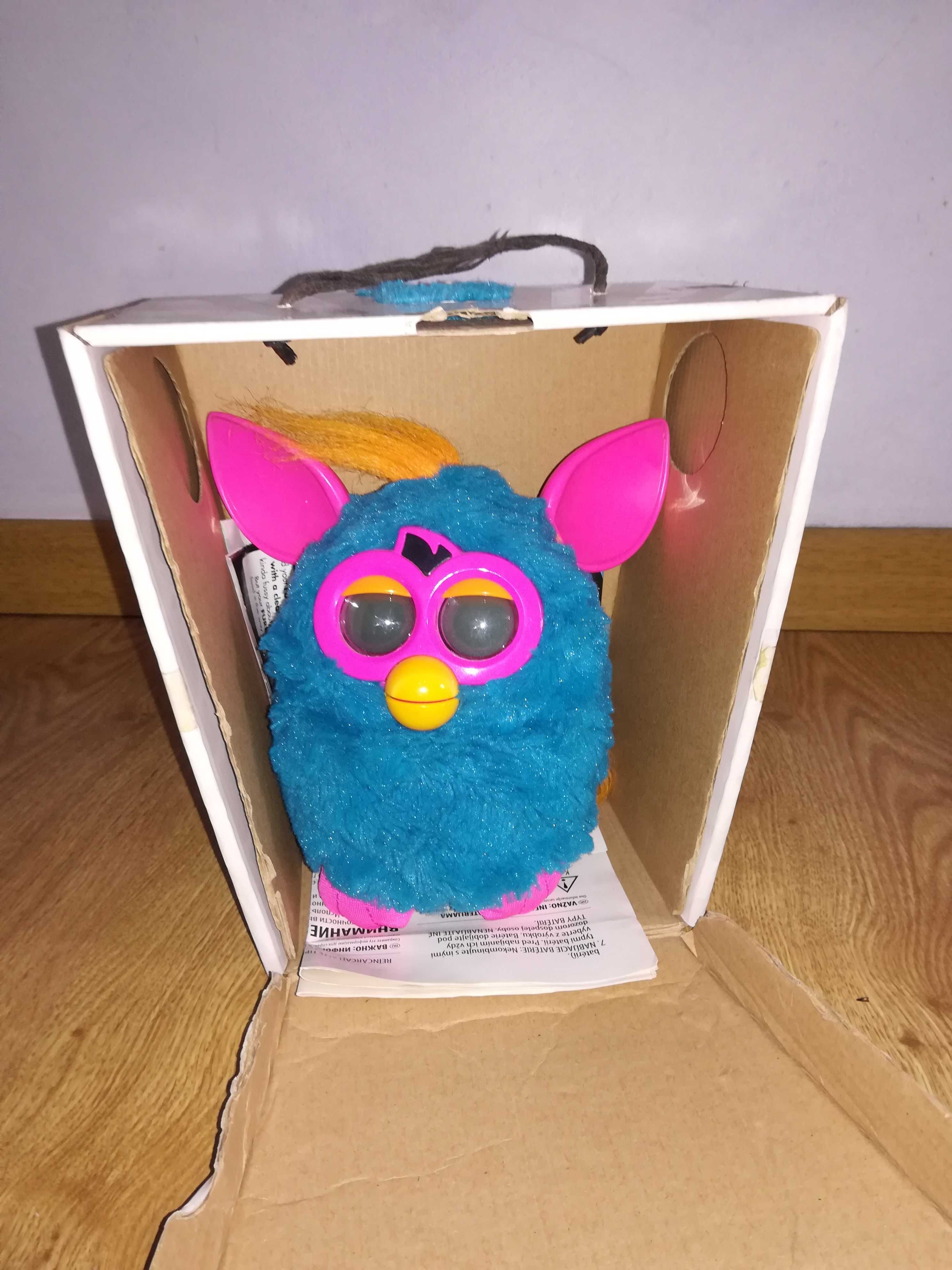 Furby (ainda com caixa)