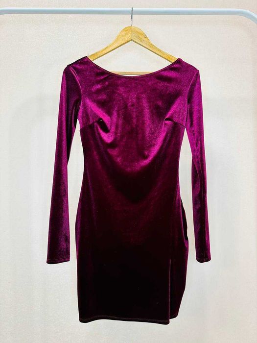 Вечірня велюрова сукня міді бордового кольору М розміру