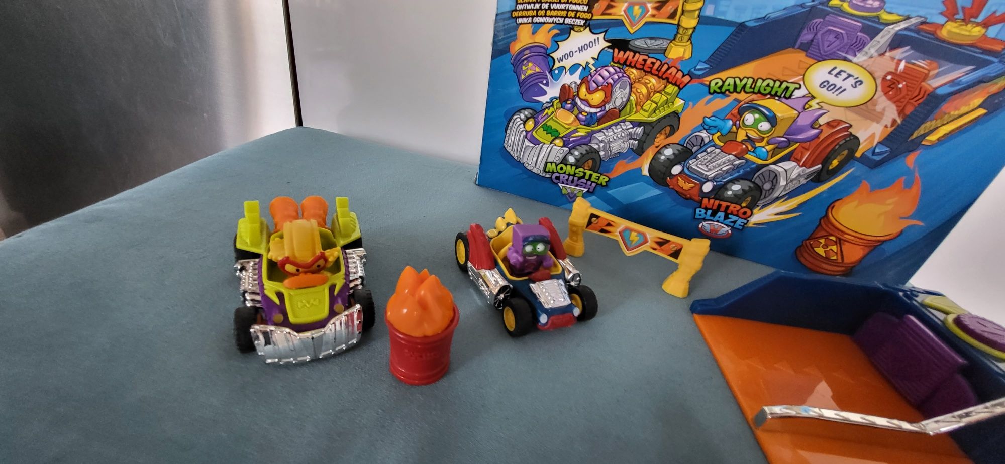 Zestaw Magic Box Super Zings Kaboom Race