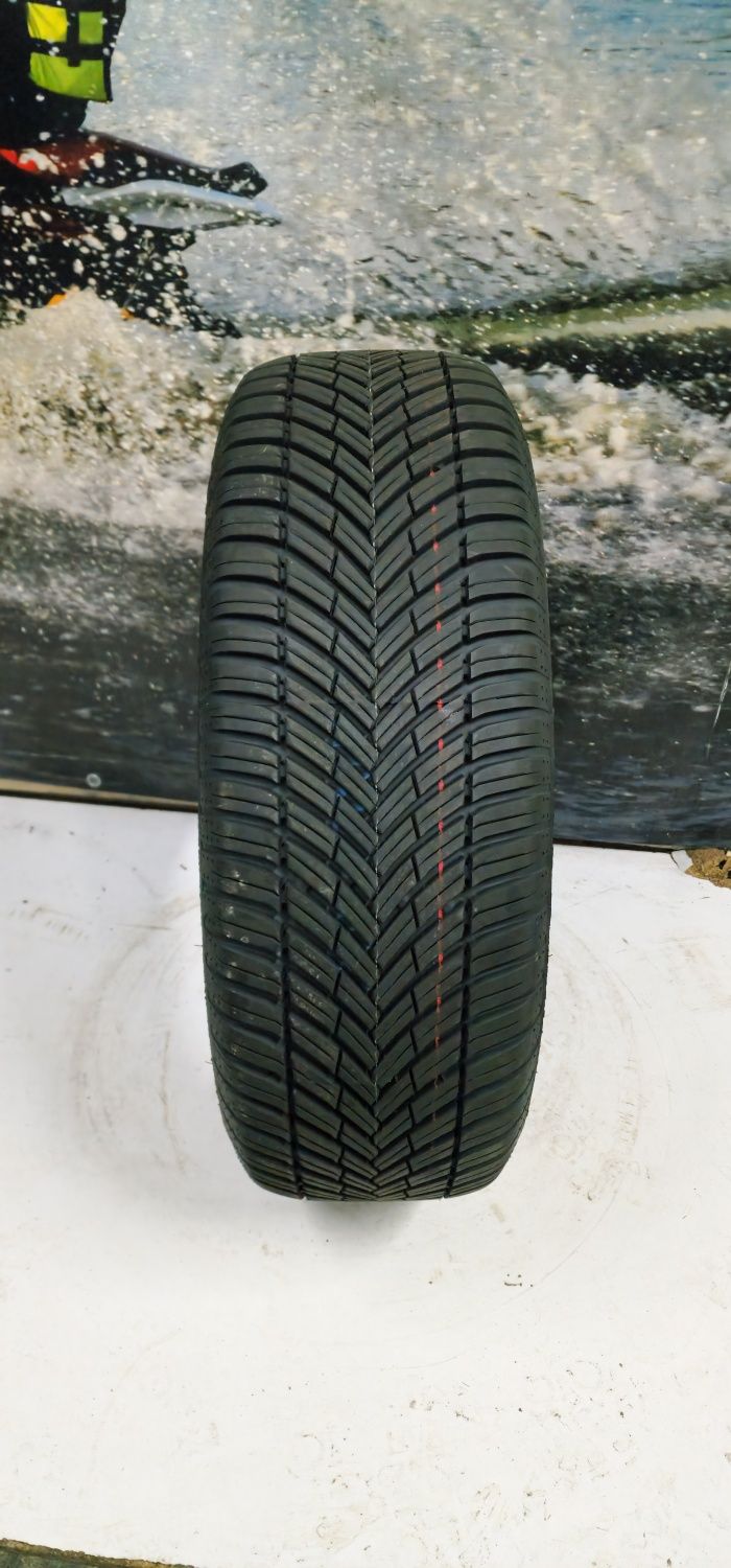 S23 1 x 235/65R17 Toyo Celsius AS2 108W XL opony wielosezonowe demo
