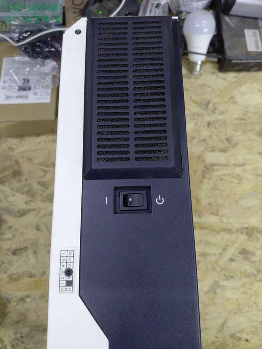 Гібридний інвертор 5 кВт