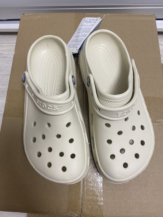 Крокси жіночі бежеві 37 розмір