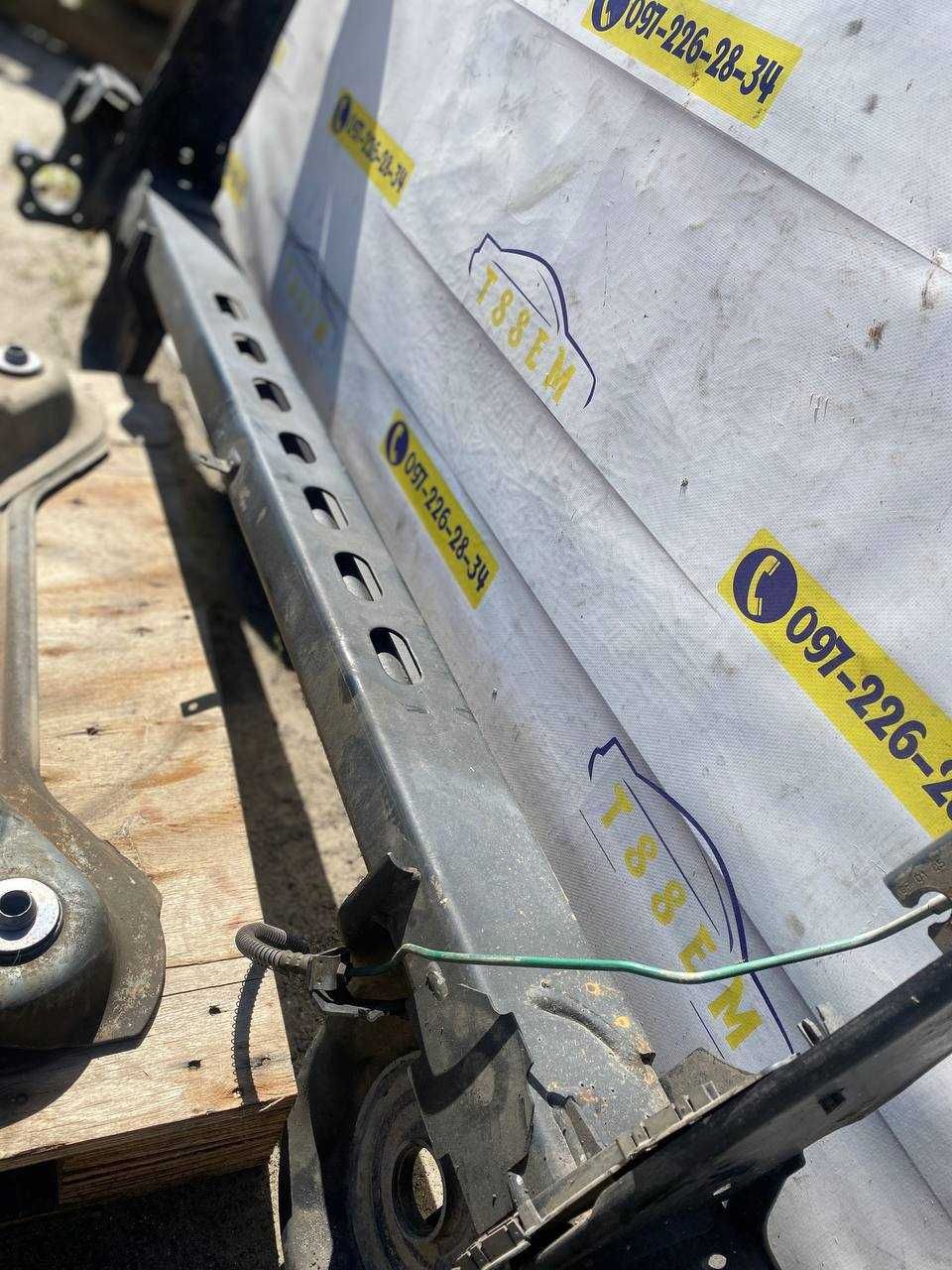Балка задня Renault Trafic передня підрамник гарний стан