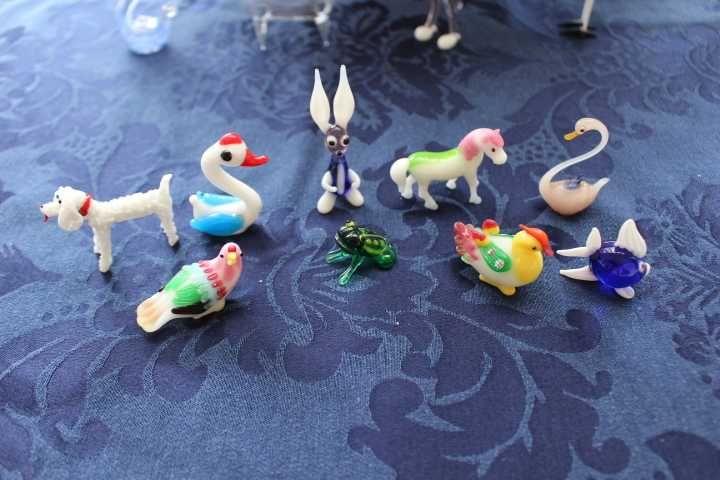 Esculturas em vidro soprado . Valores : 4€,2,5€,1€