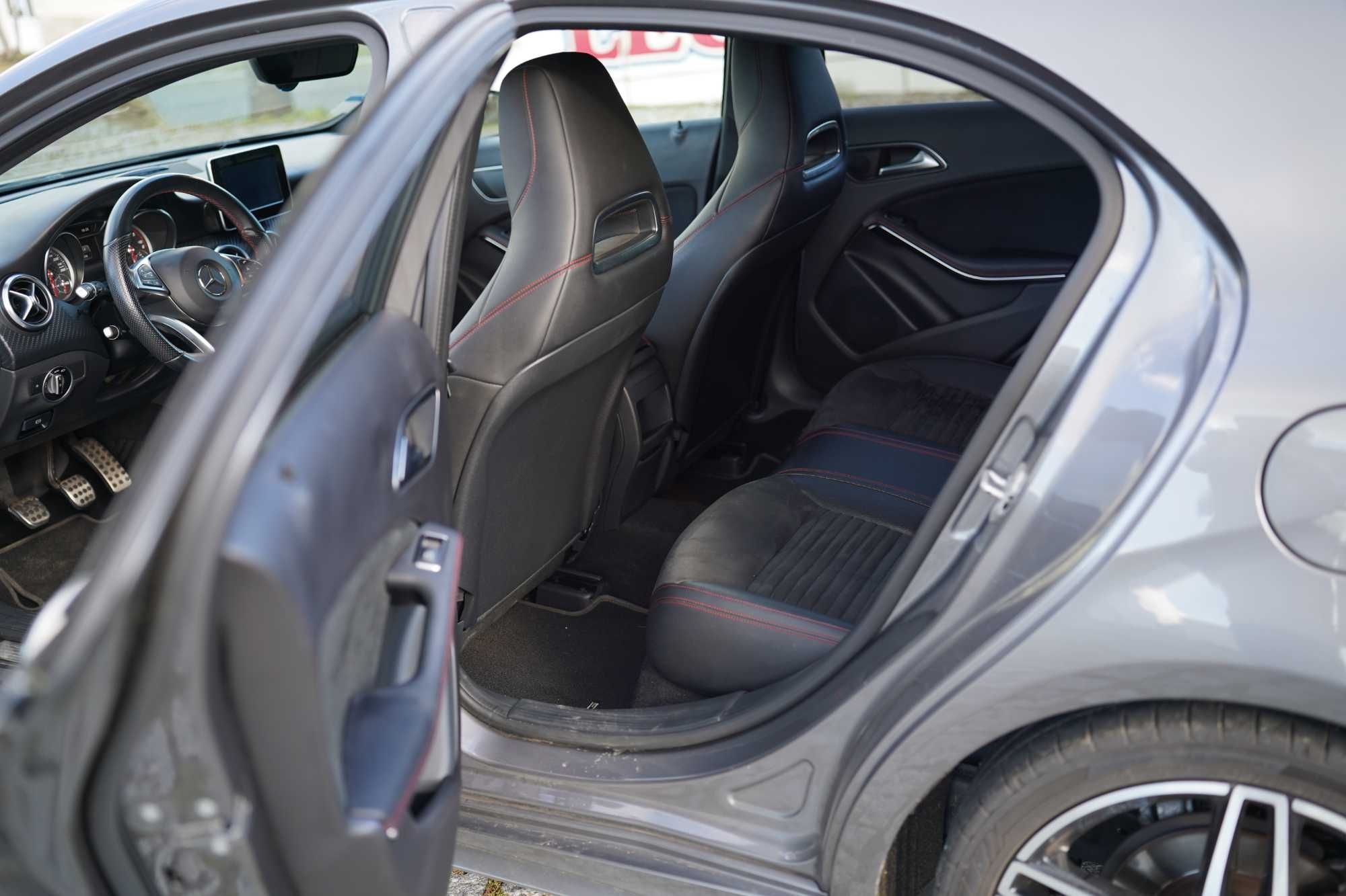 Mercedes-Benz A 180 d AMG Line