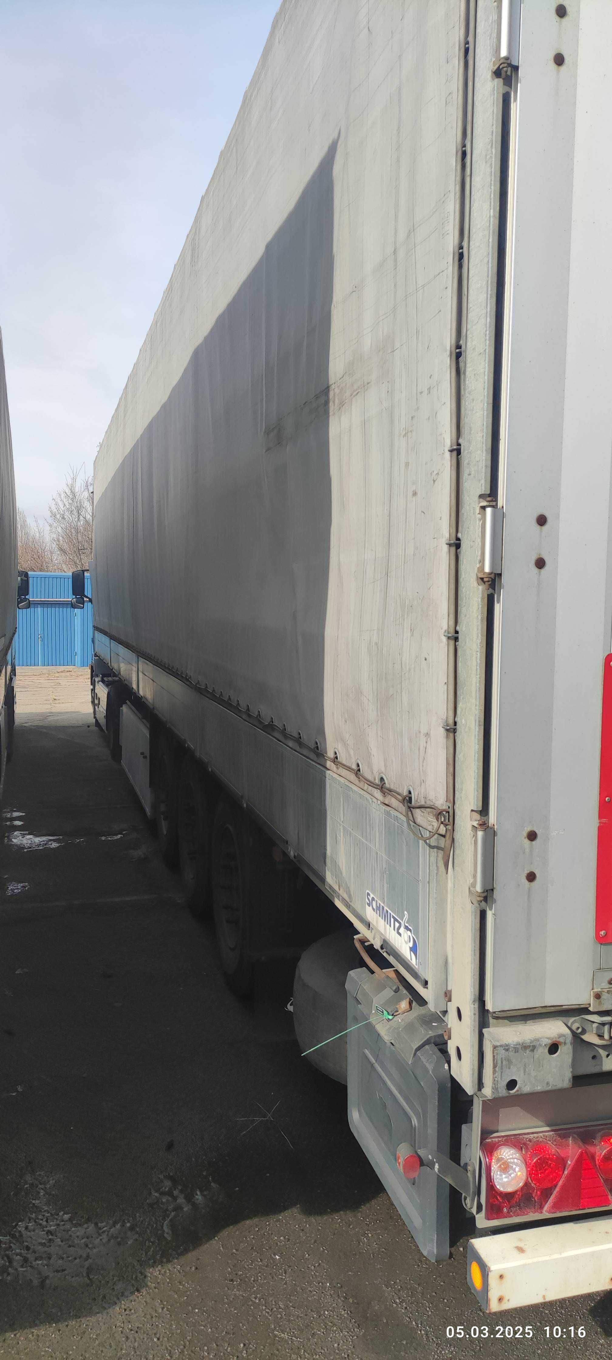 Продаж, Тягач-Е Volvo FH 4x2, з напівпричепом  SCHMITZ SPR24
